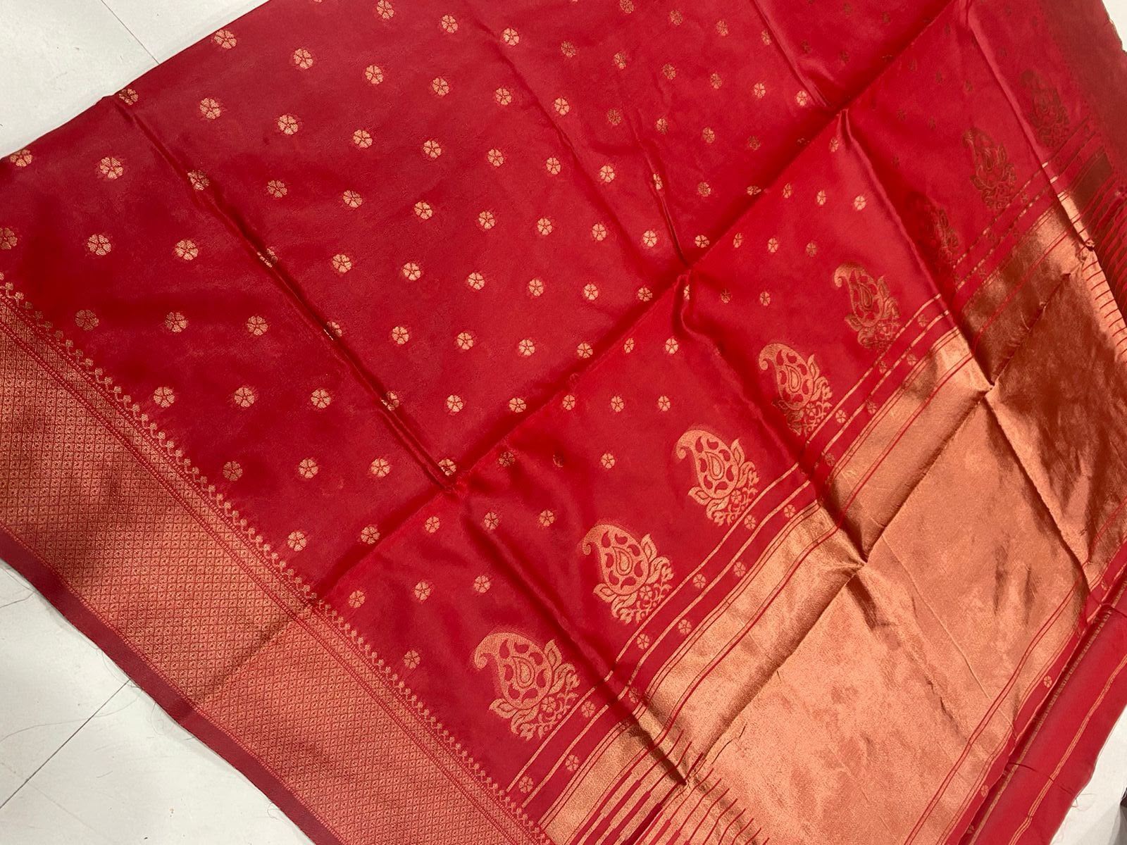Premium Soft Lichi Silk Banarasi Saree with Rich Jacquard Weaving Pallu & Designer Blouse | Wedding & Festive Wear